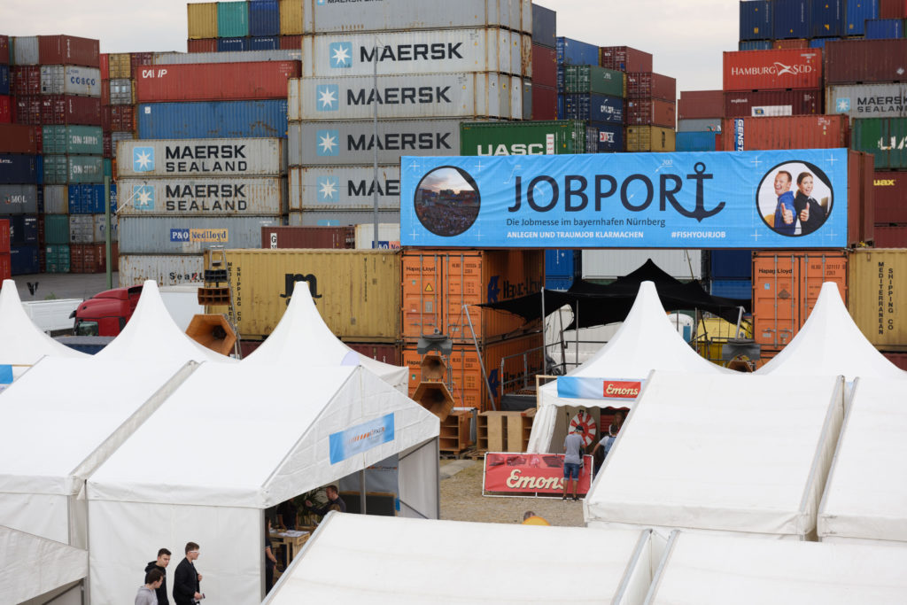 Eingang Jobmesse Jobport ContainerLove bayernhafen Nürnberg
