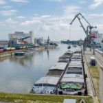 Schiffsgüterumschlag im bayernhafen Regensburg / Bild-Quelle: bayernhafen