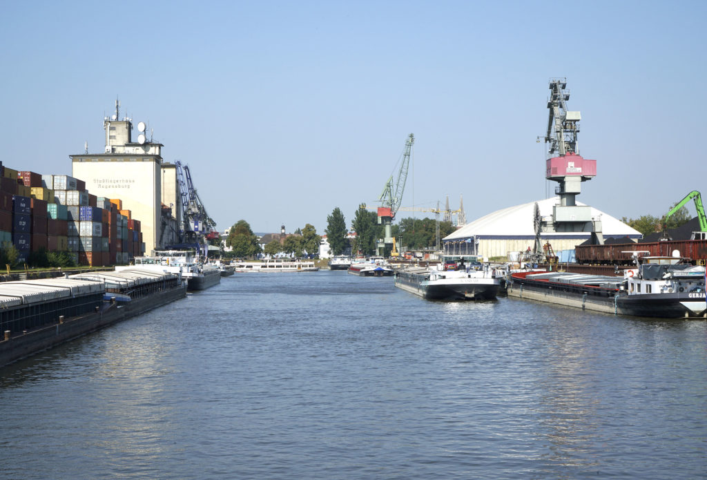 Westhafen Hafenbecken bayernhafen Regensburg