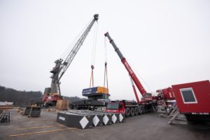 Montage Liebherr LHM420 bayernhafen Passau