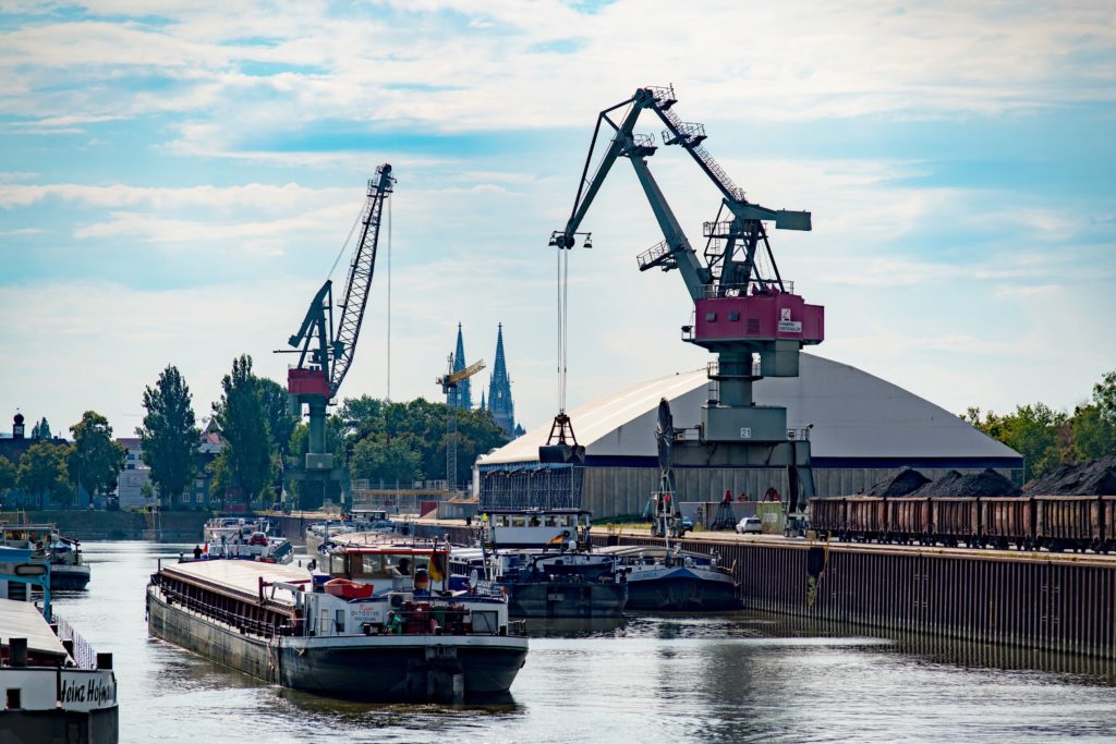 Hafenbecken Westhafen bayernhafen Regensburg Rush Hour