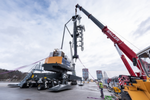 Montage Liebherr LHM420 bayernhafen Passau