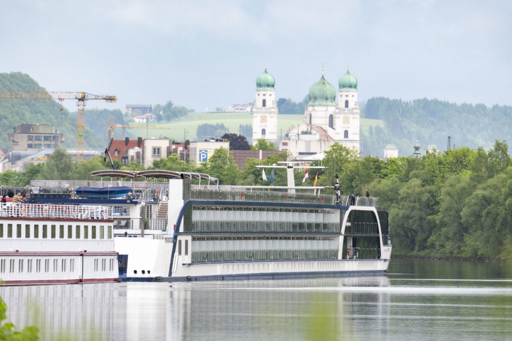 Flusskreuzfahrtschiffe bayernhafen Passau Racklau Ama Magna